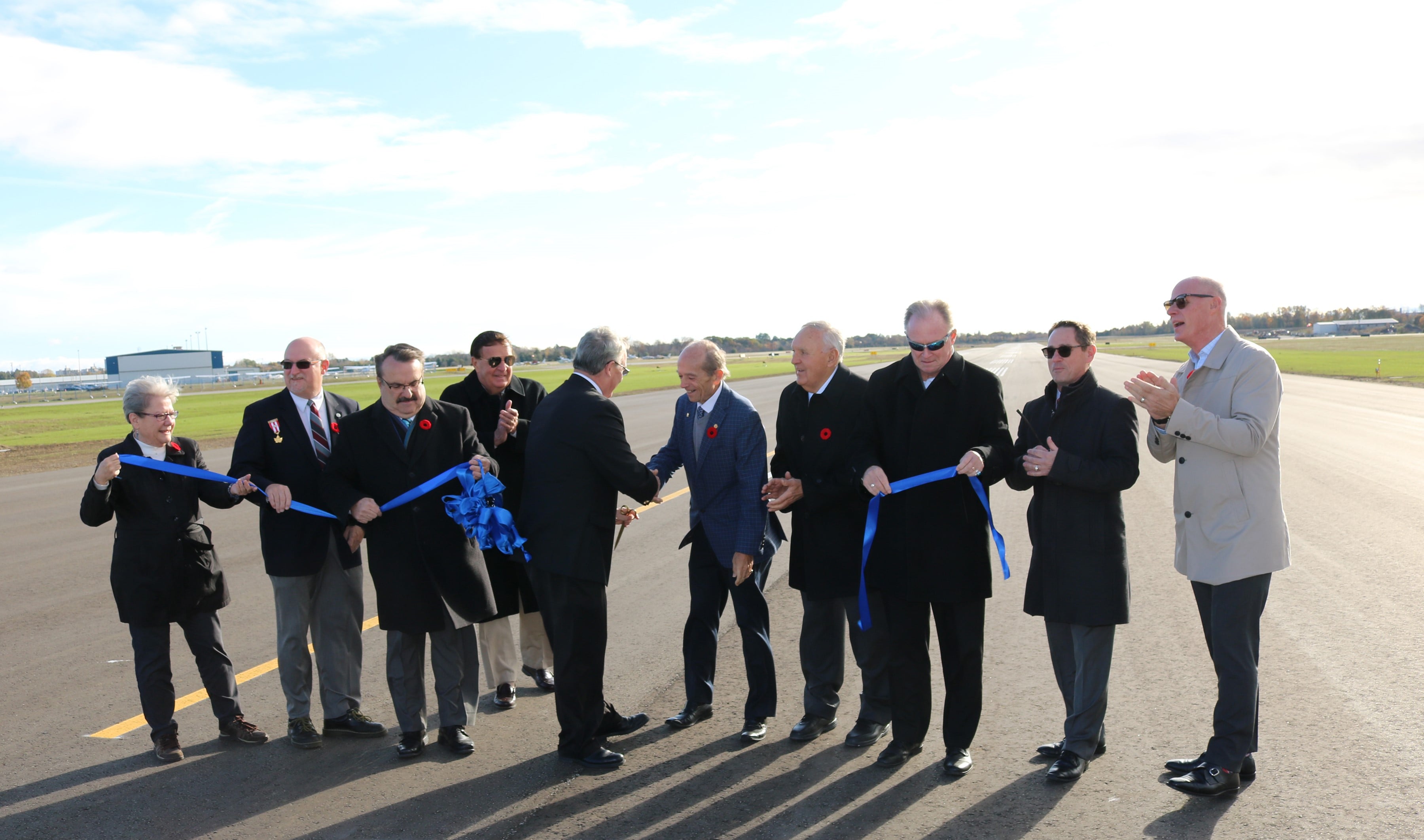 You are currently viewing Region and Oshawa celebrate official re-opening of Oshawa Executive Airport runway